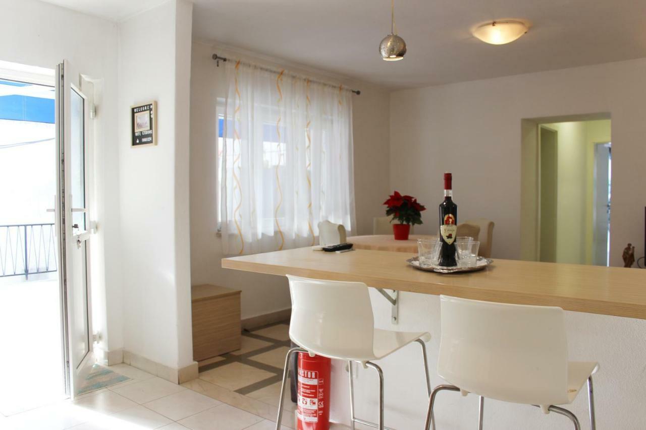 Apartment Pino Pucisca Exterior foto